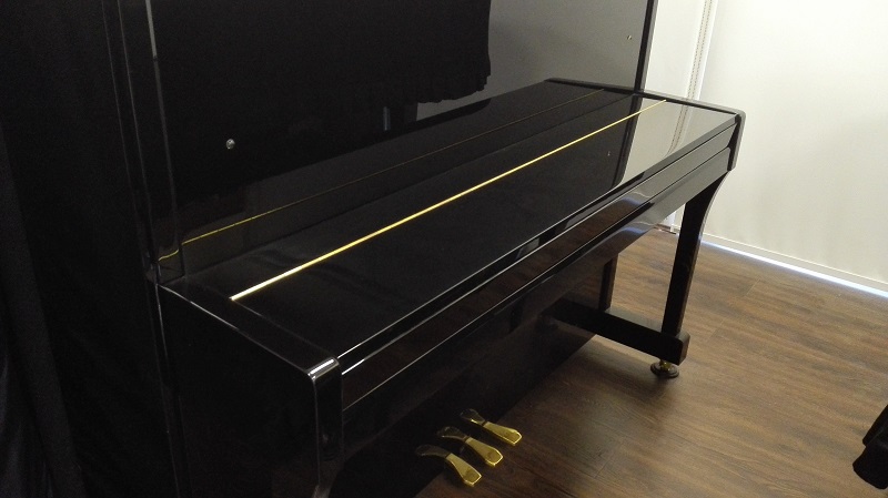 Picture of 'Shubert Upright Piano XU-118W'